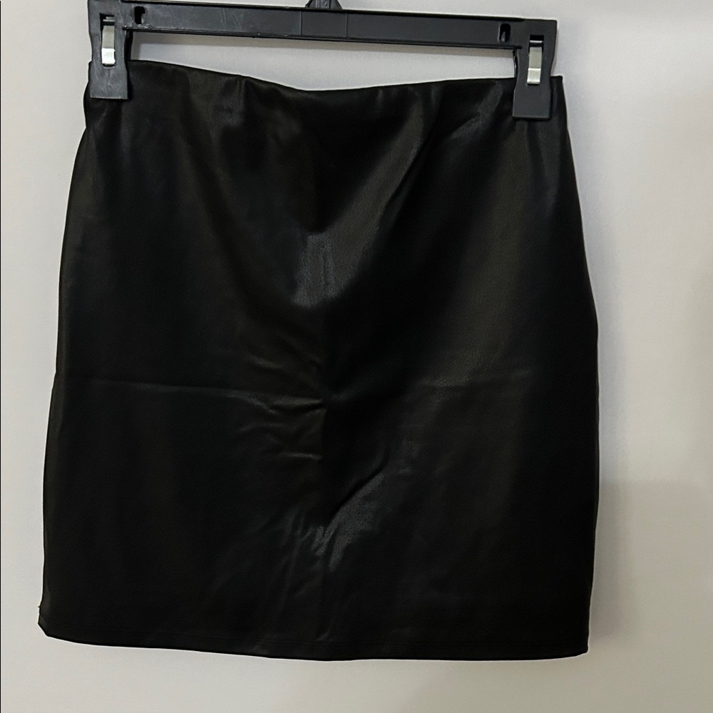 Sleek Black Pencil Skirt